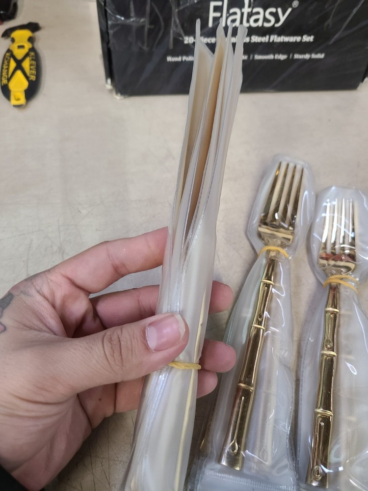 Flatasy Flatware Set Gold Silverware Set with Bamboo Pattern Mirror Polished 20