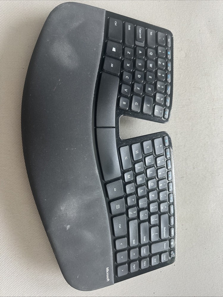 Microsoft Sculpt Ergonomic Desktop Keyboard  1559