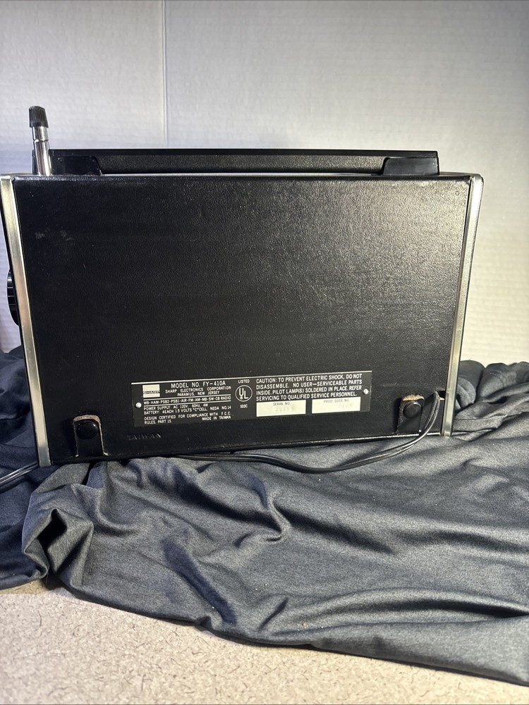 Sharp Worldwide Receiver Model FY-410 FM/AM Multiband