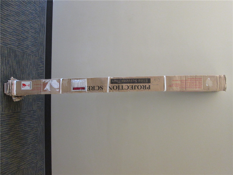 Elite Screens Manual Pull Down Screen 70 Inch Projector Screen New in Box