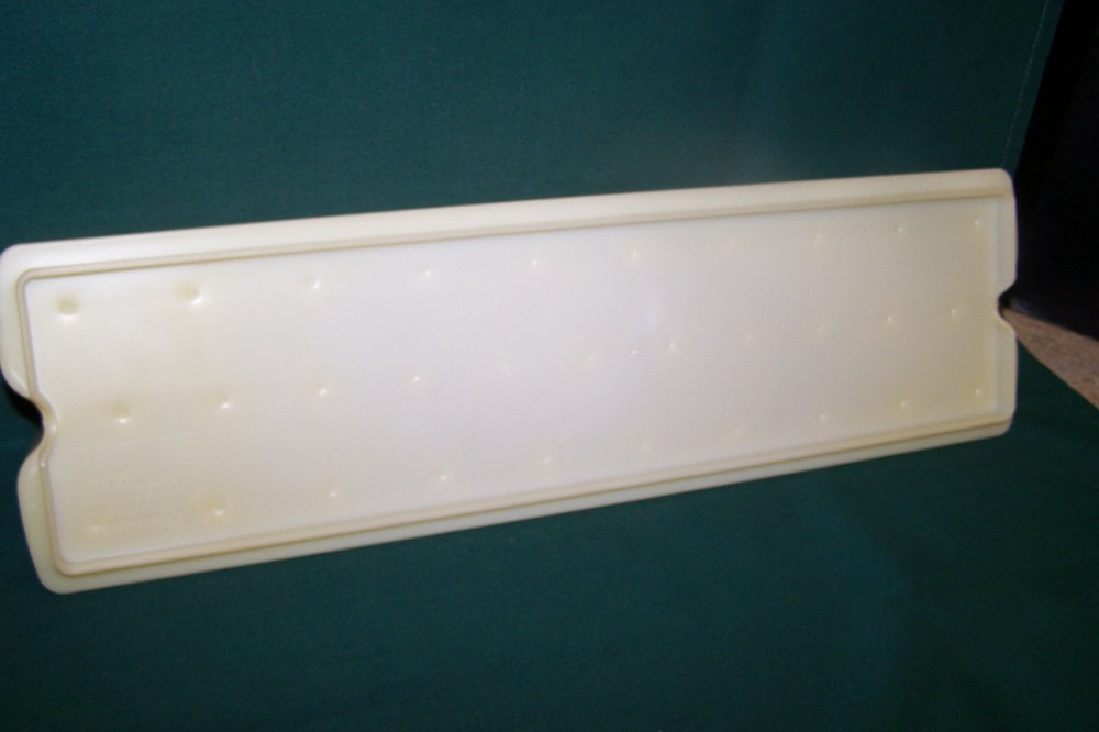 SEWING SPOOL THREAD HOLDER