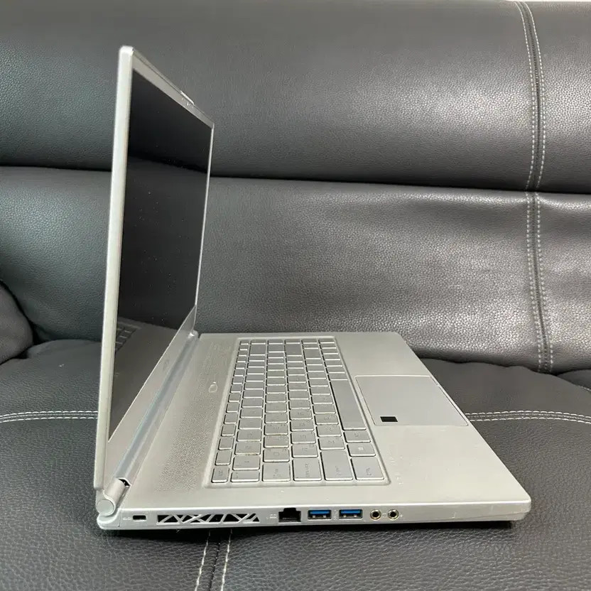 MSI P65 Creator 8RE Laptop Official