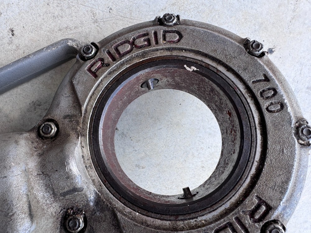 Ridgid 700-T2 Power Drive Pipe Threader Electric Handheld Threading Machine