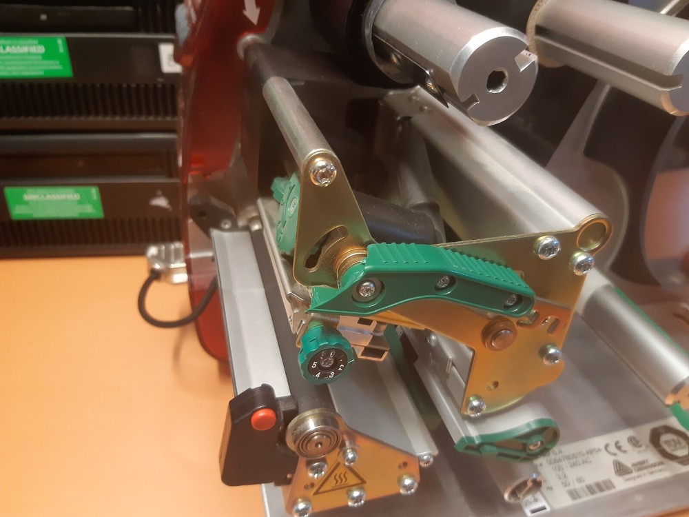 AVERY DENNISON AP 5.4 Thermal Label BarCode Printer