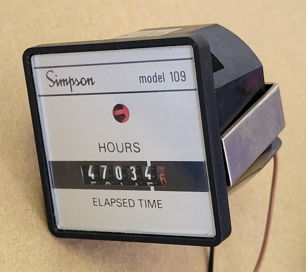 SIMPSON MODEL 109 ELAPSED TIME METER 10.90 VDC 3-5,5 MA
