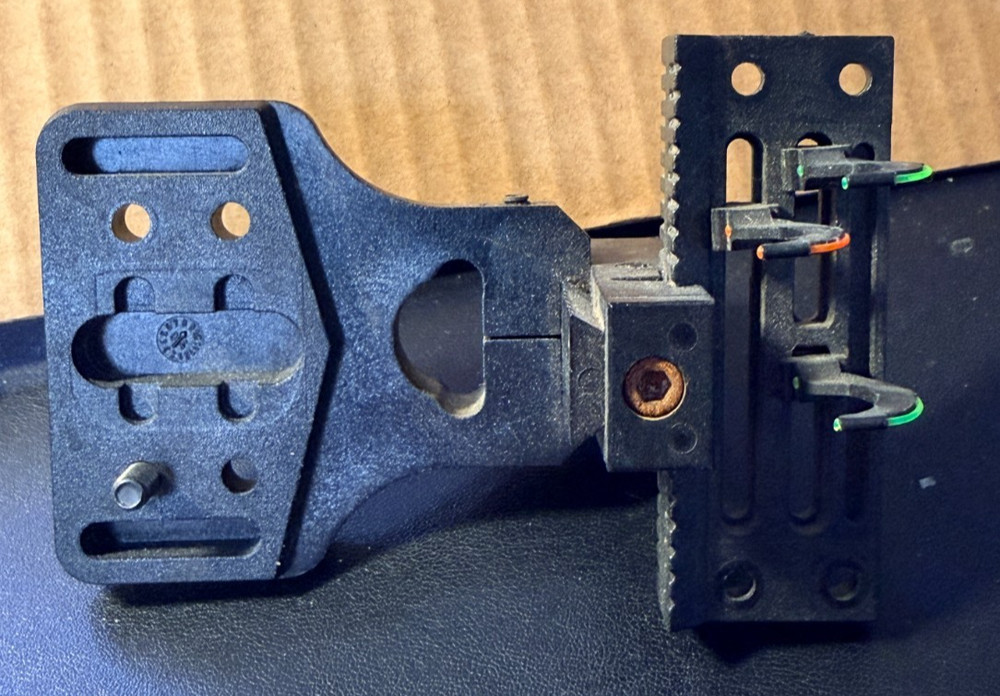 Cobra Hard Plastic 3 Pin Bow Sight Archery