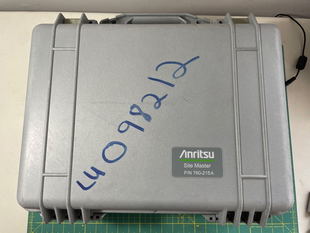 Anritsu Hand Held Spectrum Analyzer MS2711B w/ Case