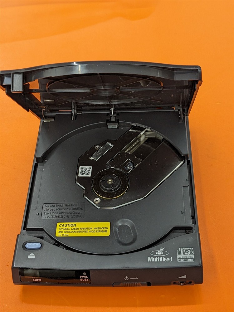 ⭐️⭐️⭐️⭐️⭐️ Vintage HP M820 CD-Writer Plus w/ Software Disk, Cable, & PC Card