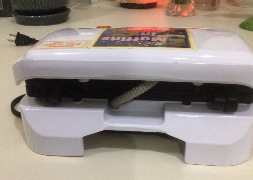 Betty Crocker Mini Muffin Magic Cupcake & Muffin Maker