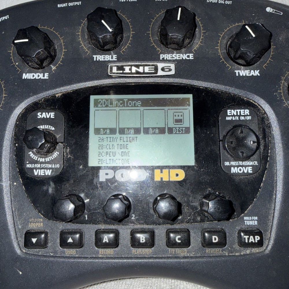 Line 6 POD HD Desktop Guitar Multi-Effect Processor, 22 Amp Models, 100+ Effects