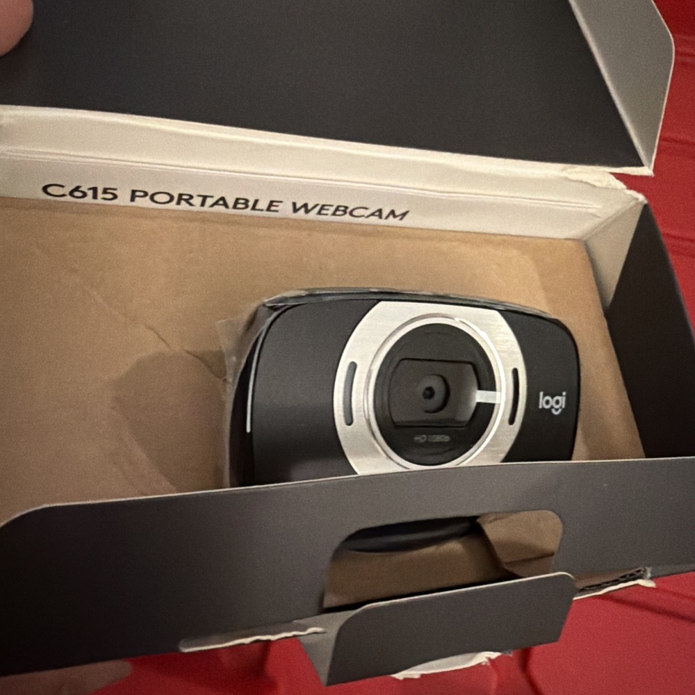 LOGITECH C615 PORTABLE HD WEBCAM NEW OPEN BOX