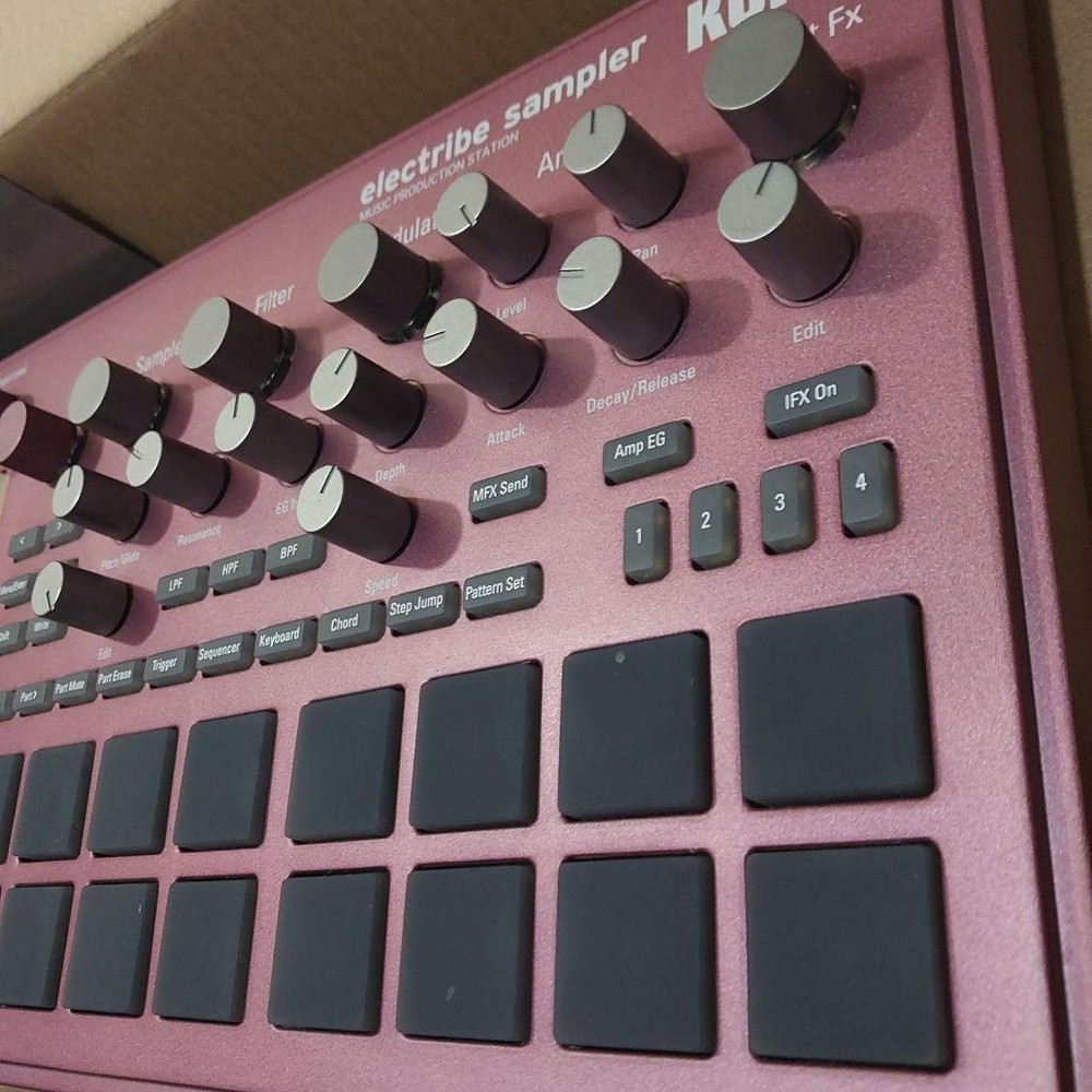 KORG Electribe2s Pink Sampler 16 Pads 10 Knobs Groovebox Sequencer Analog