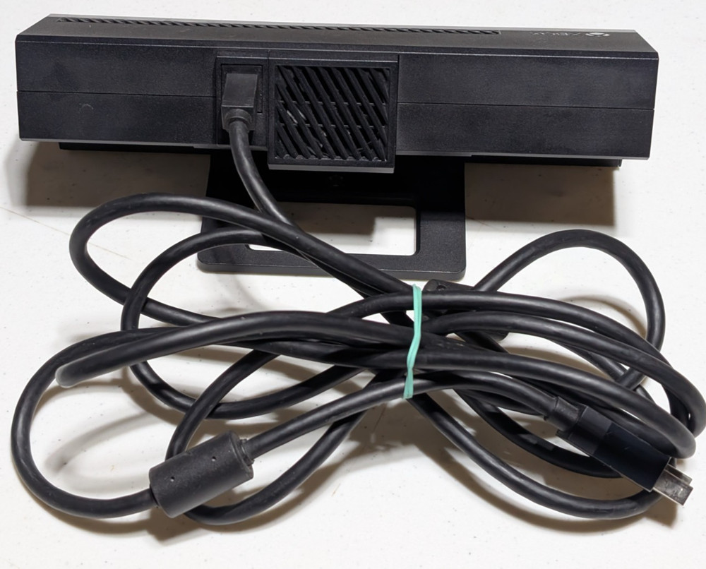 Microsoft 1520 Kinect Sensor - Black (KInect Only) Used Untested