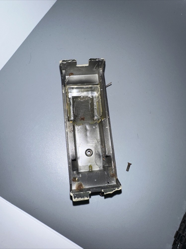 Ho Scale yugo switcher atsf 332 body only needs work