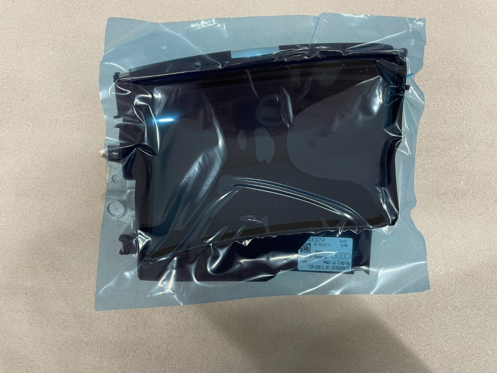 AUDI A3, S3 HEAD-UP DISPLAY FOR FRONT WINDSHIELD PROJECTION 8Y1919617A...