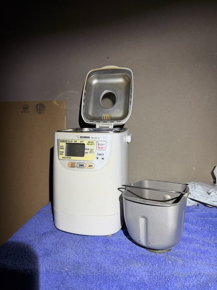 Zojirushi BB-HAC10 Programmable Mini Breadmaker Home Bakery Mini BBHAC10 Bad Pot