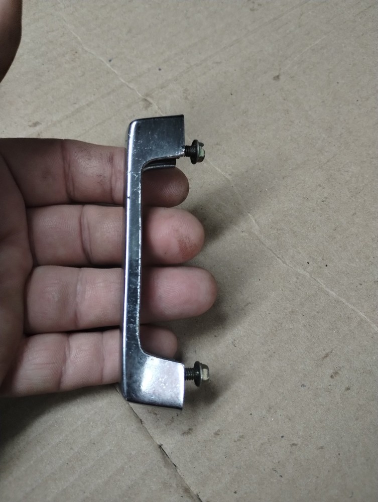 HUSKY TOOL BOX FRONT DOOR PULL HANDLE. #H37