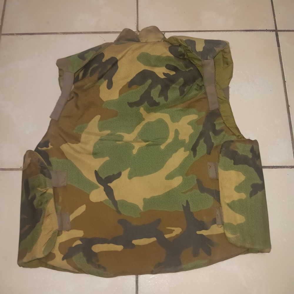 BODY ARMOR, FRAGMENTATION PROTECTIVE VEST GROUND TROOPS, LARGE (FLAK JACKET-B)