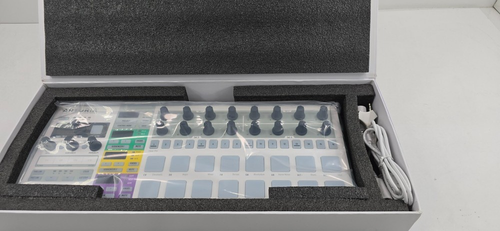 Arturia BeatStep Pro Controller and Sequencer-NEW