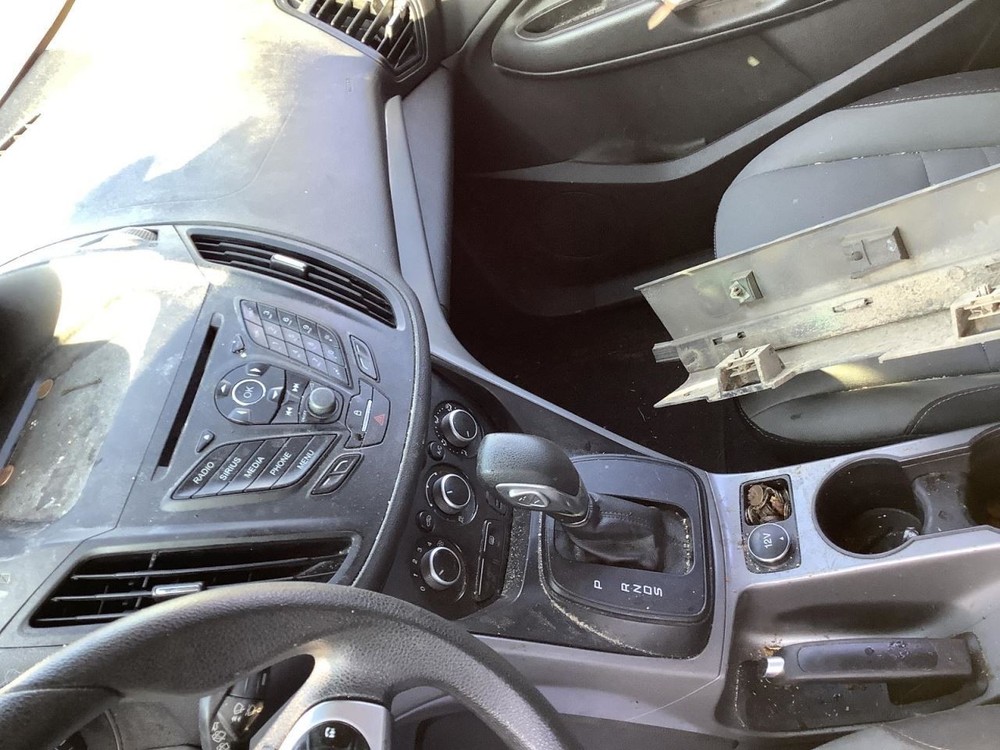 ESCAPE 2016 Glove Box 4708816