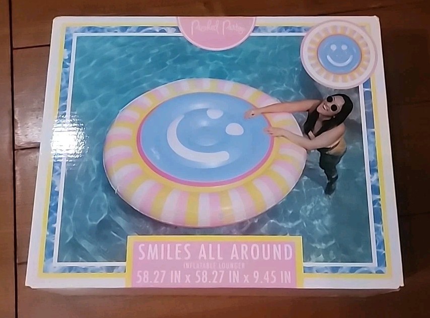 Packed Party Extra Large 58 inch 'Smiles All Around' Inflatable Pool Float