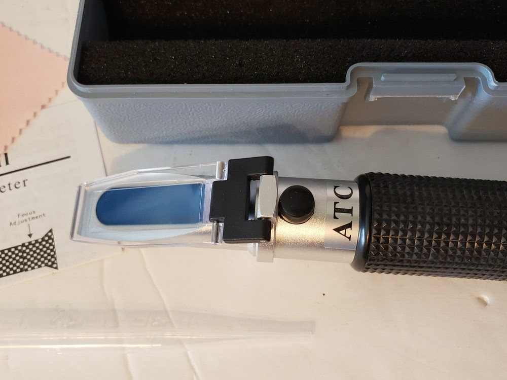 ATC Portable Refractometer With Case (READ DESCRIPTION)