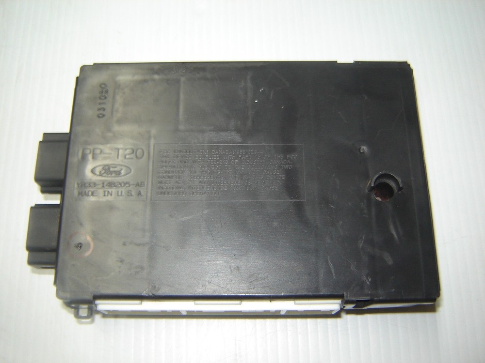 1999-04 Ford Mustang GEM Multifunction Control Module YR33-14B205-AB