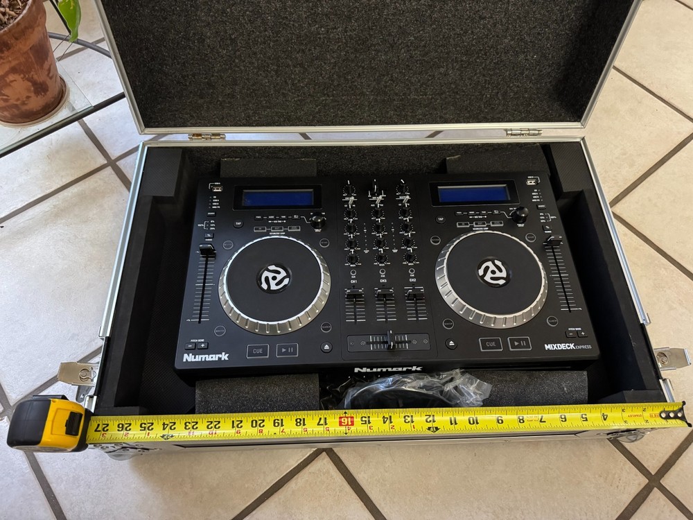 NUMARK MIXDECK EXPRESS Doble DECK USB-A USB-B CD MP3 ++ DJ Controller