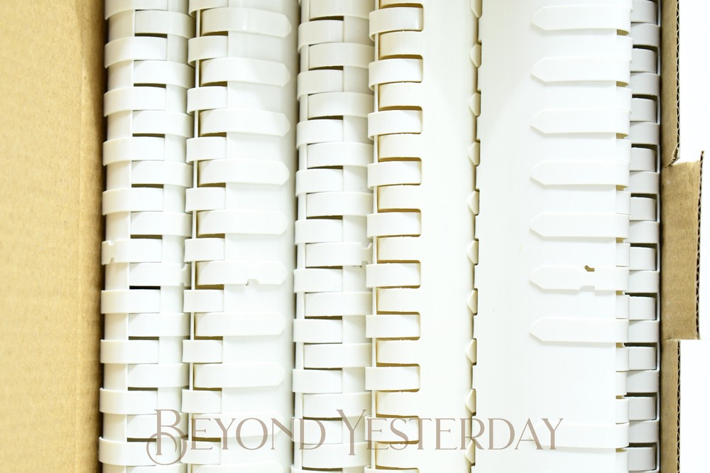 NEW: PEACH A4 PLASTIC BINDING COMBS - WHITE - 50 PACK - 21 RING - 44mm 440 SHEET
