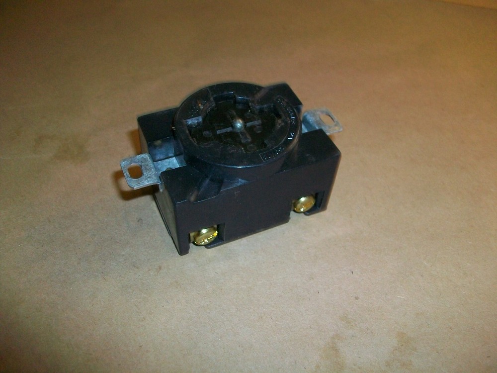 COOPER Power Lock 30amp Twist Lock 600vac WELD SOCKET