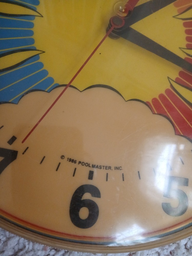 VINTAGE 1986 "Pool Master Inc." Sun & Cloud Novelty Wall Clock 12" Diameter TEST