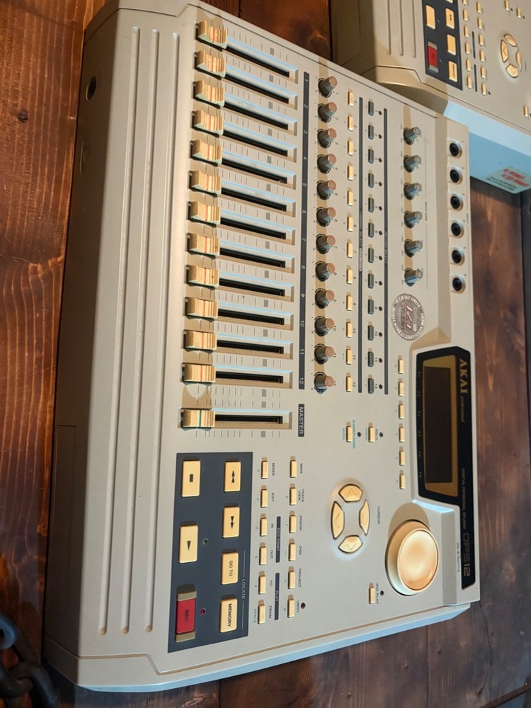 Akai DPS12 Digital Personal Audio Studio Internal Iomega