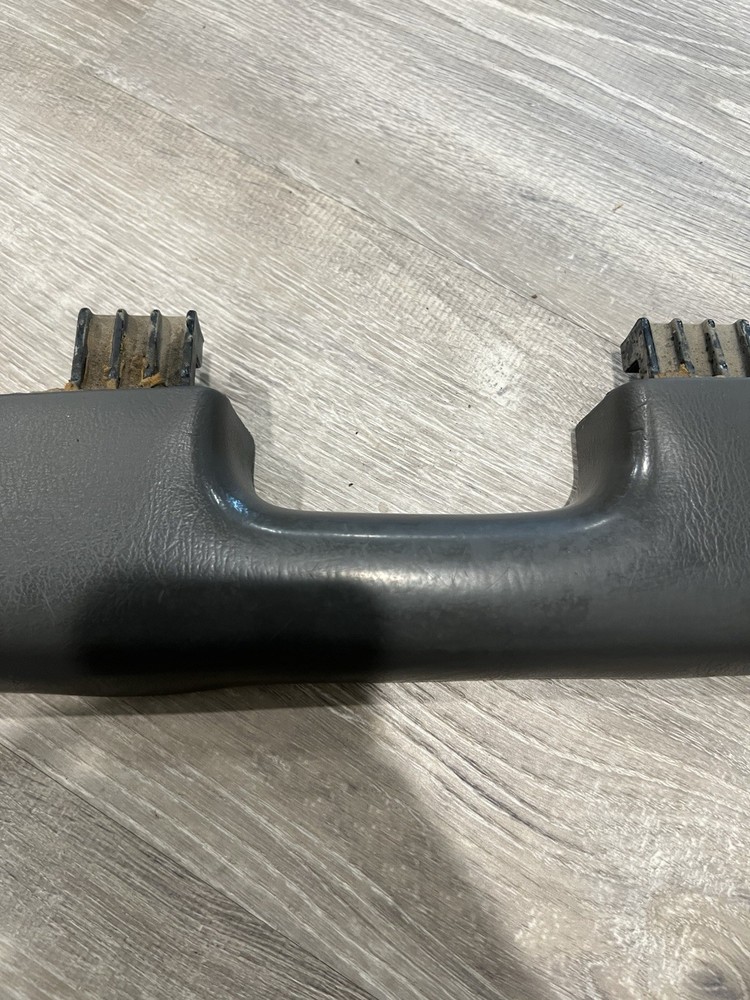 1999-2003 Ford F150 Door Panel Armrest Pull Handle Driver Side Left Gray