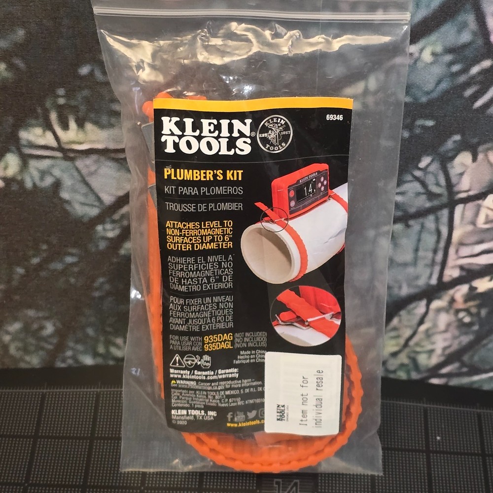 Klein Tools Plumbers Kit Pipe Level Strap Non Magnetic Surfaces 69346