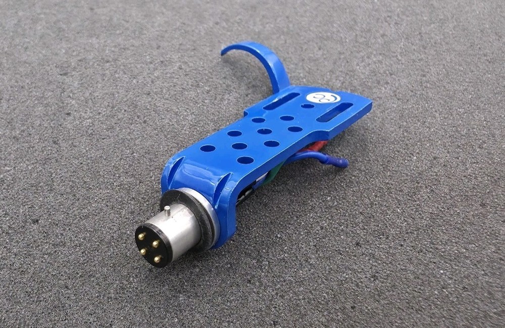 Pickering Blue Headshell. Rare. 9 Grams