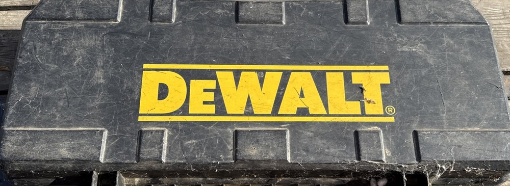 DEWALT DW309 in Case