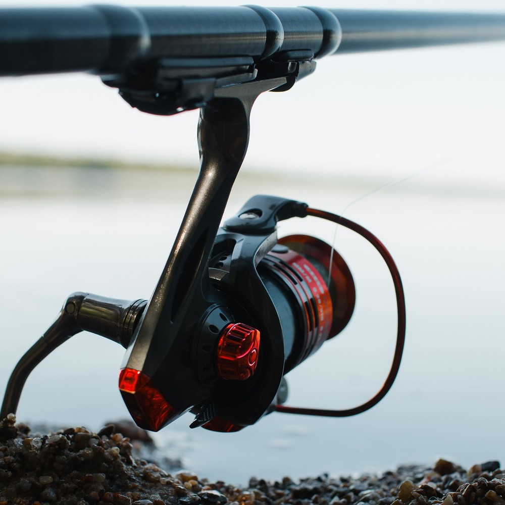 Fishing Reel, Left/Right Interchangeable Handle, Black