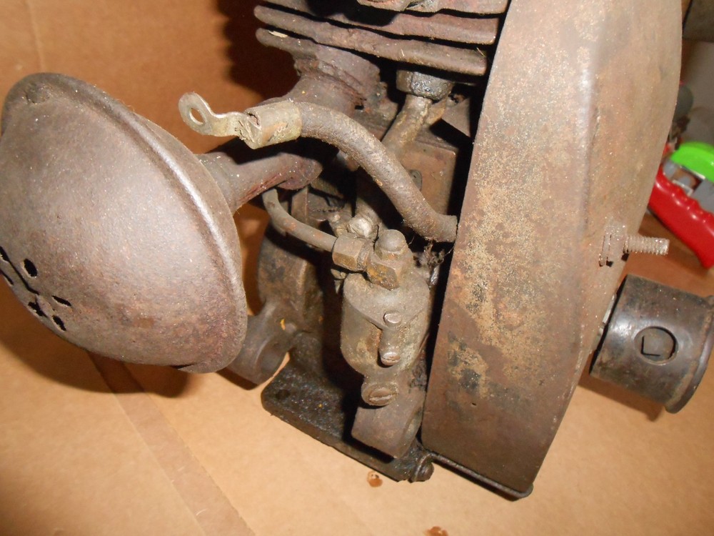Brigs & Stratton model H engine vintage rope start