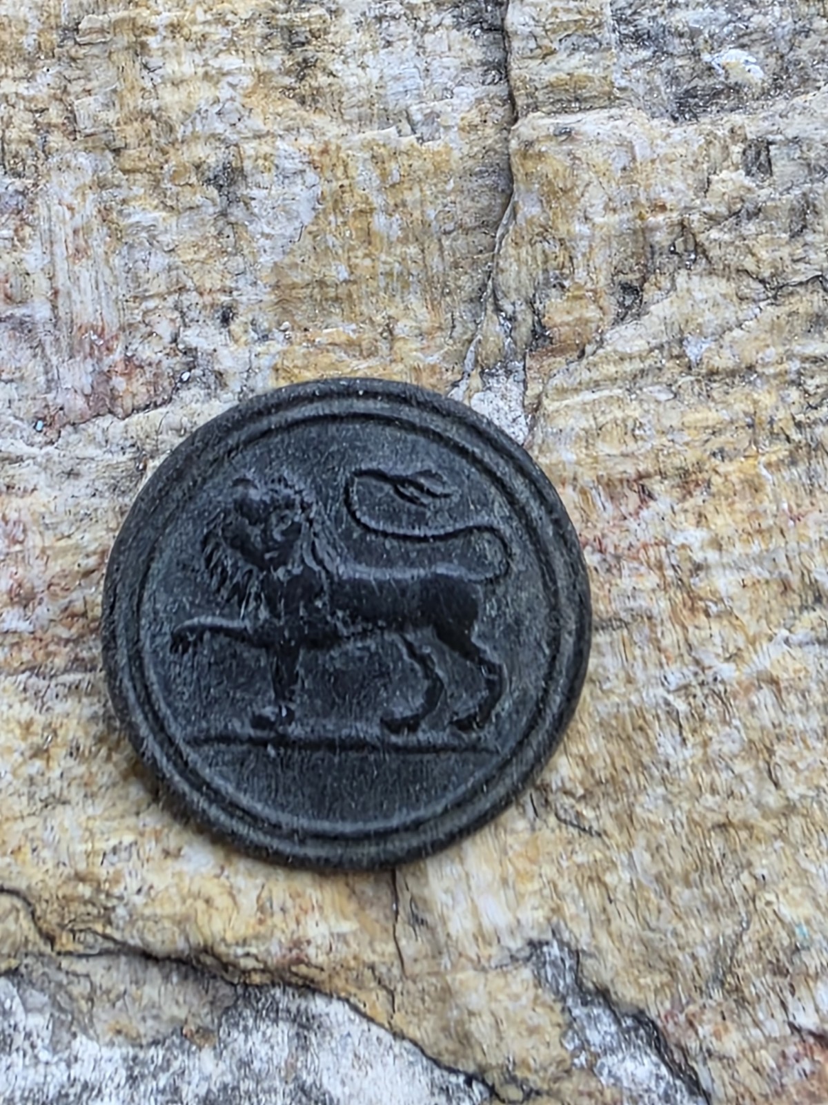 Mexico Spanish Colonial Military Button Rampant Lion.