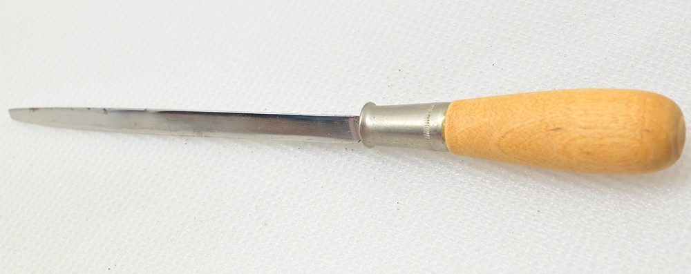 ✨Vintage Unbranded Triangular Burnishing Tool (INV S082)