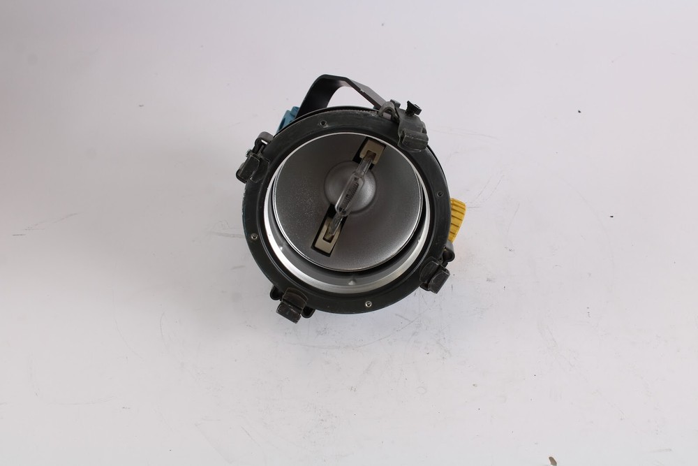 Arri Spotlight Arrilite 1000 Studio Spotlight Fixture - Good Condition