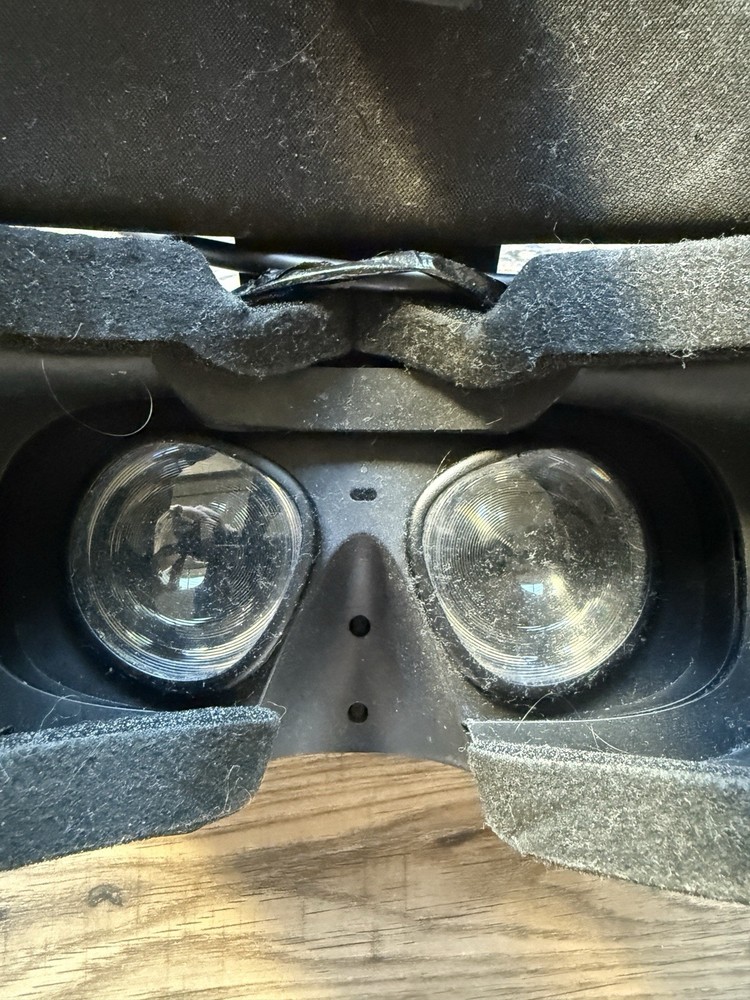 UNTESTED/AS IS Lenovo Oculus Rift PC- Powered VR Gaming Headset - 4 Controllers