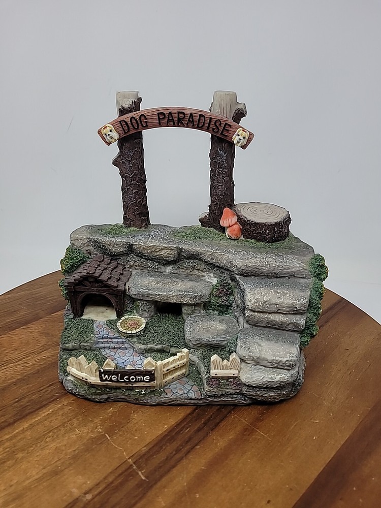 Direct Connection Dog Paradise 2003 Figurine Stand