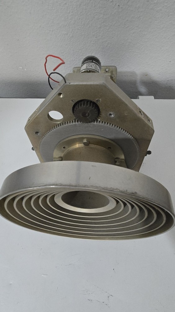 Comtech Feedhorn 8" Adjustable?