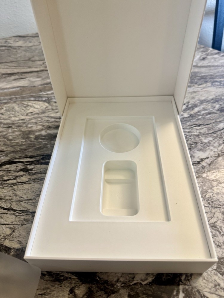 Apple iPad 9th Generation Wi-Fi 64GB EMPTY RETAIL BOX ONLY