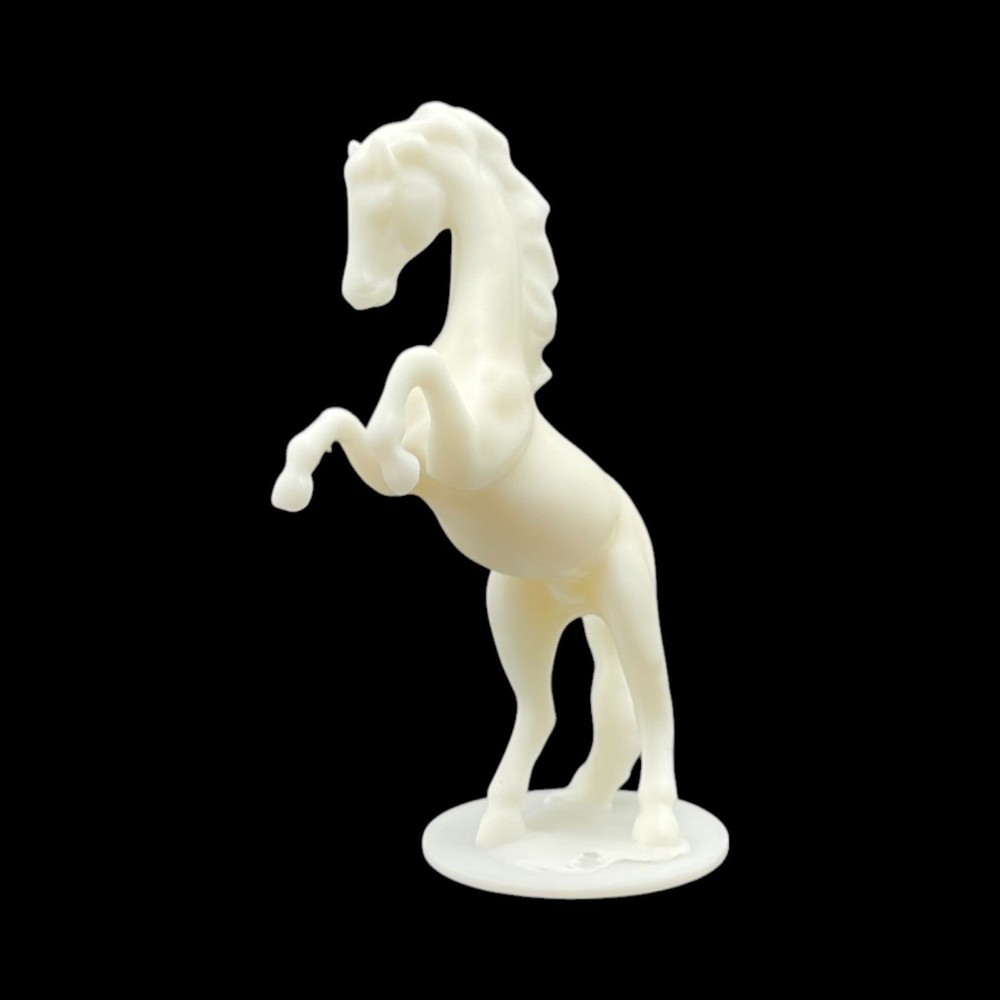 Bronco or Mustang Mascot 27' - HO Scale - White