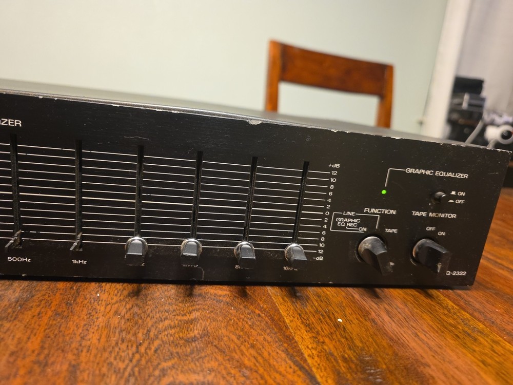 Fisher Graphic Equalizer EQ-2322