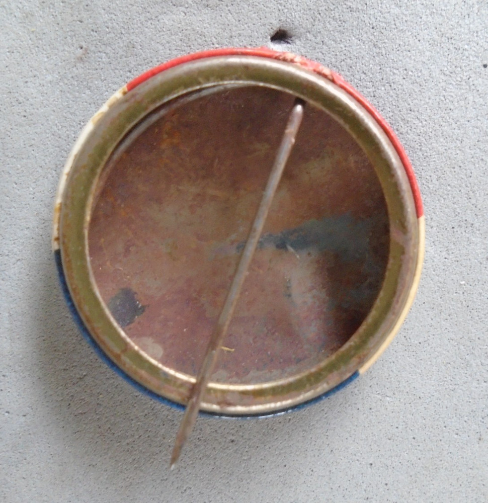WWII V-E Day pin back button