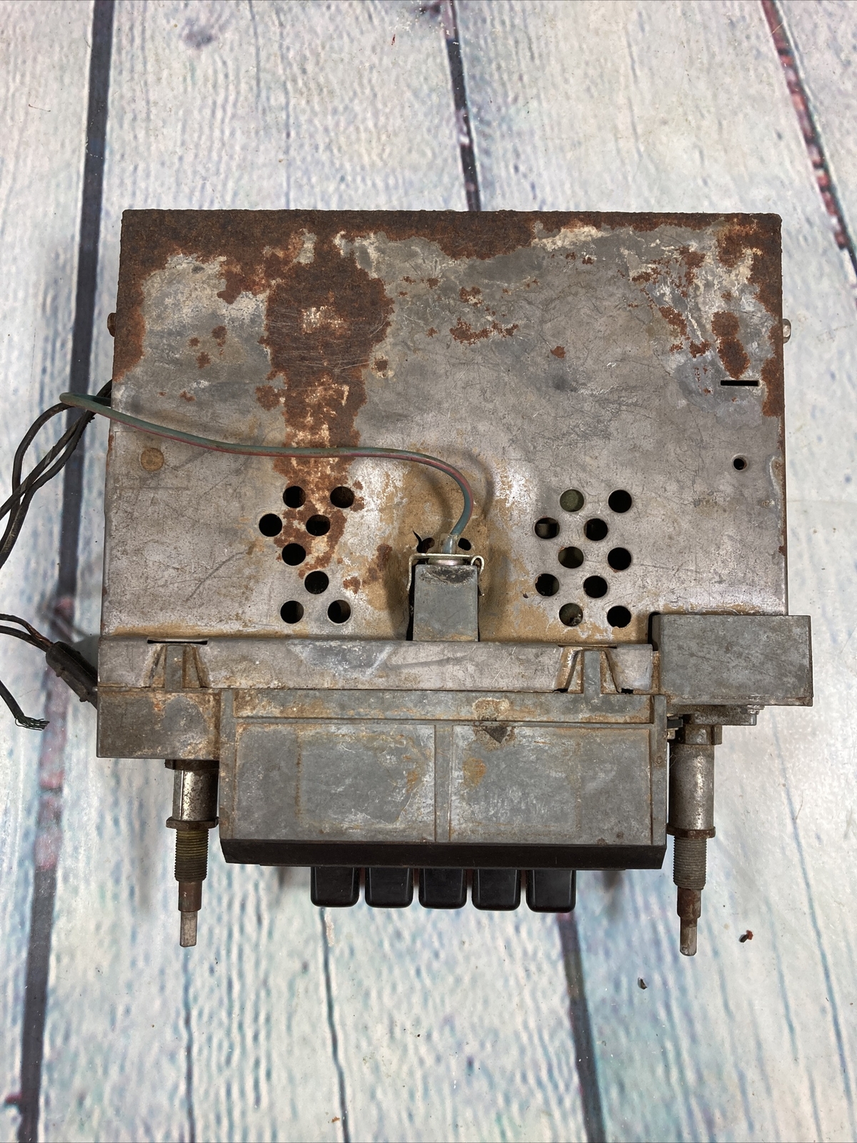 Vtg FORD Philco Car Radio AM Push Button D2TA-18806 Untested for Parts Repairs