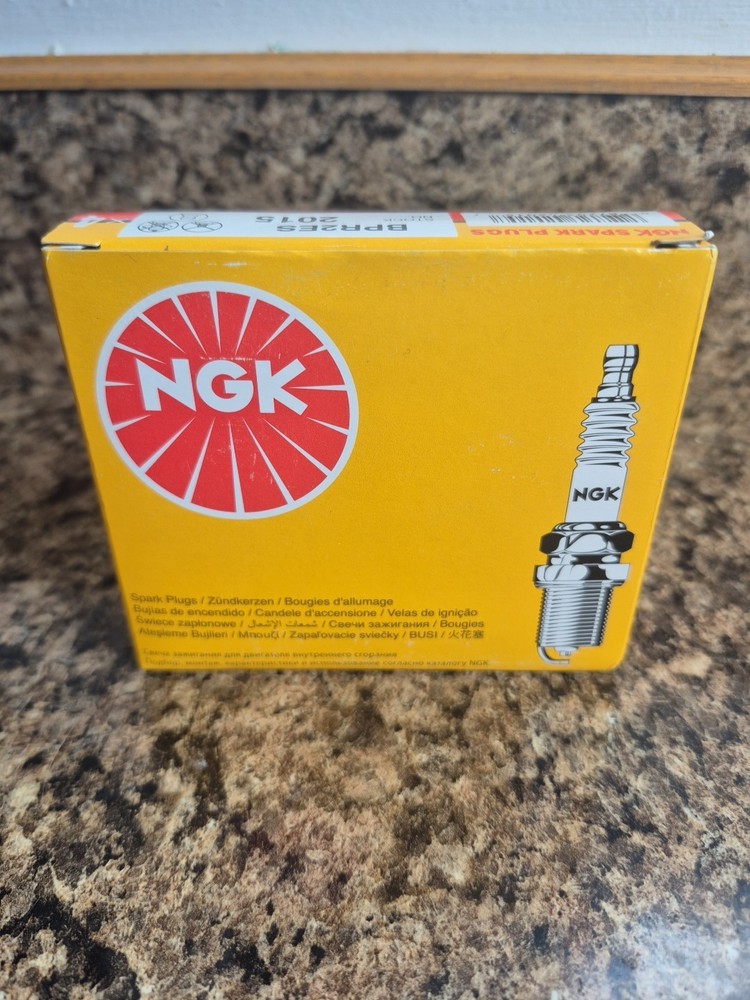 New NGK 2015 Solid Standard Spark Plug BPR2ES - 4 Pack